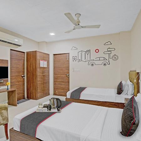 אחמדאבאד Hotel O The Kia Residency Hotel And Banquet מראה חיצוני תמונה