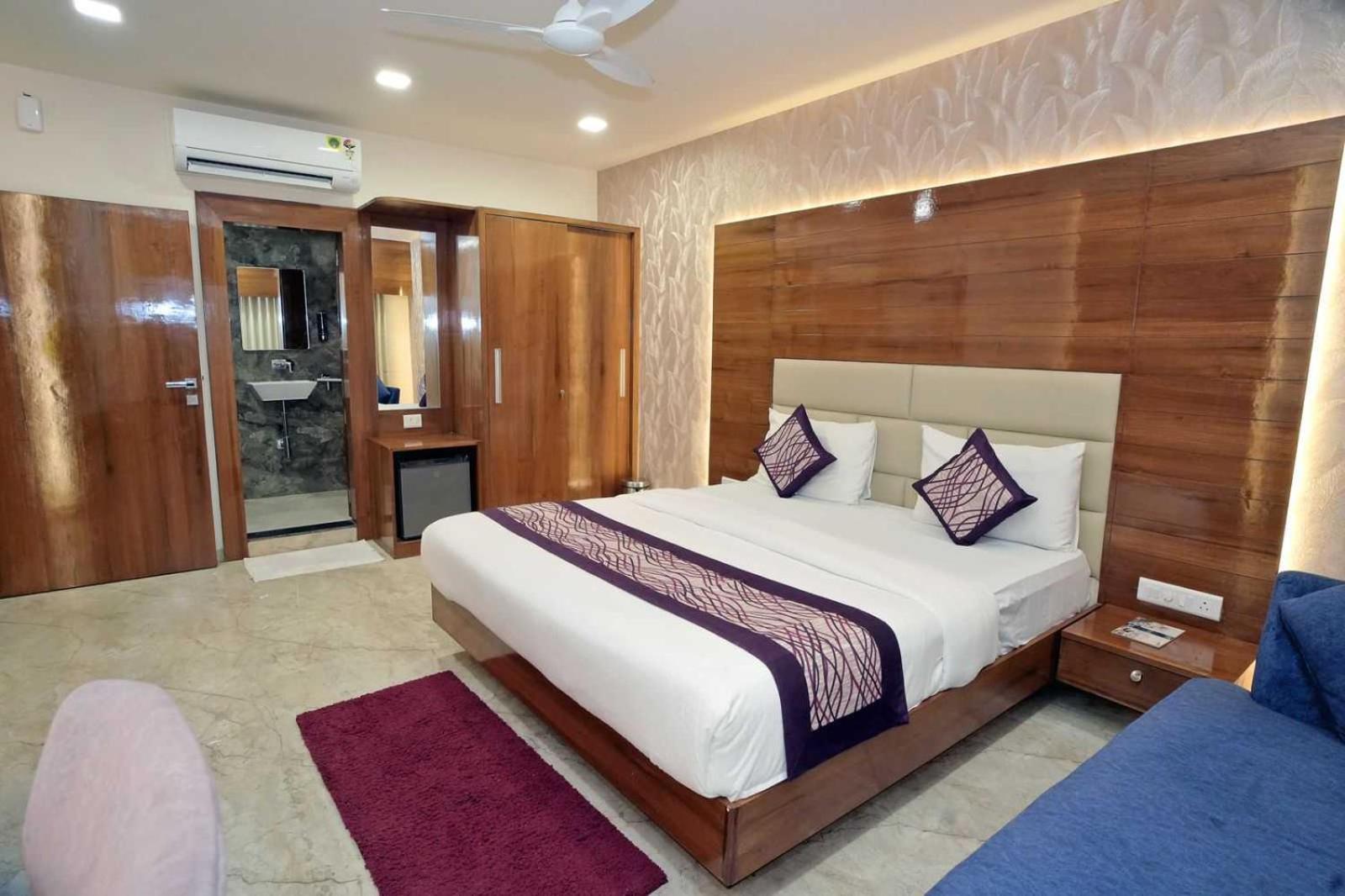 אחמדאבאד Hotel O The Kia Residency Hotel And Banquet מראה חיצוני תמונה