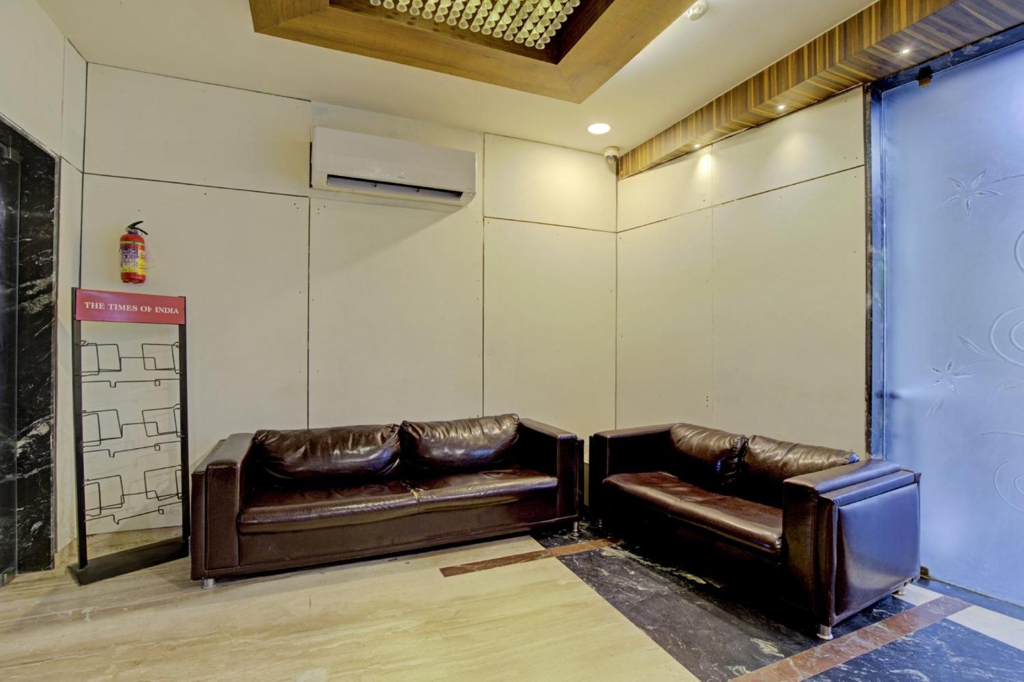 אחמדאבאד Hotel O The Kia Residency Hotel And Banquet מראה חיצוני תמונה